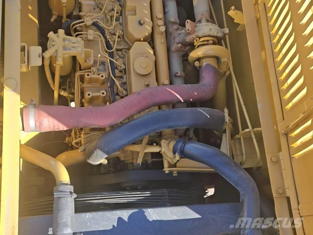 CAT 320 Lánctalpas kotrók