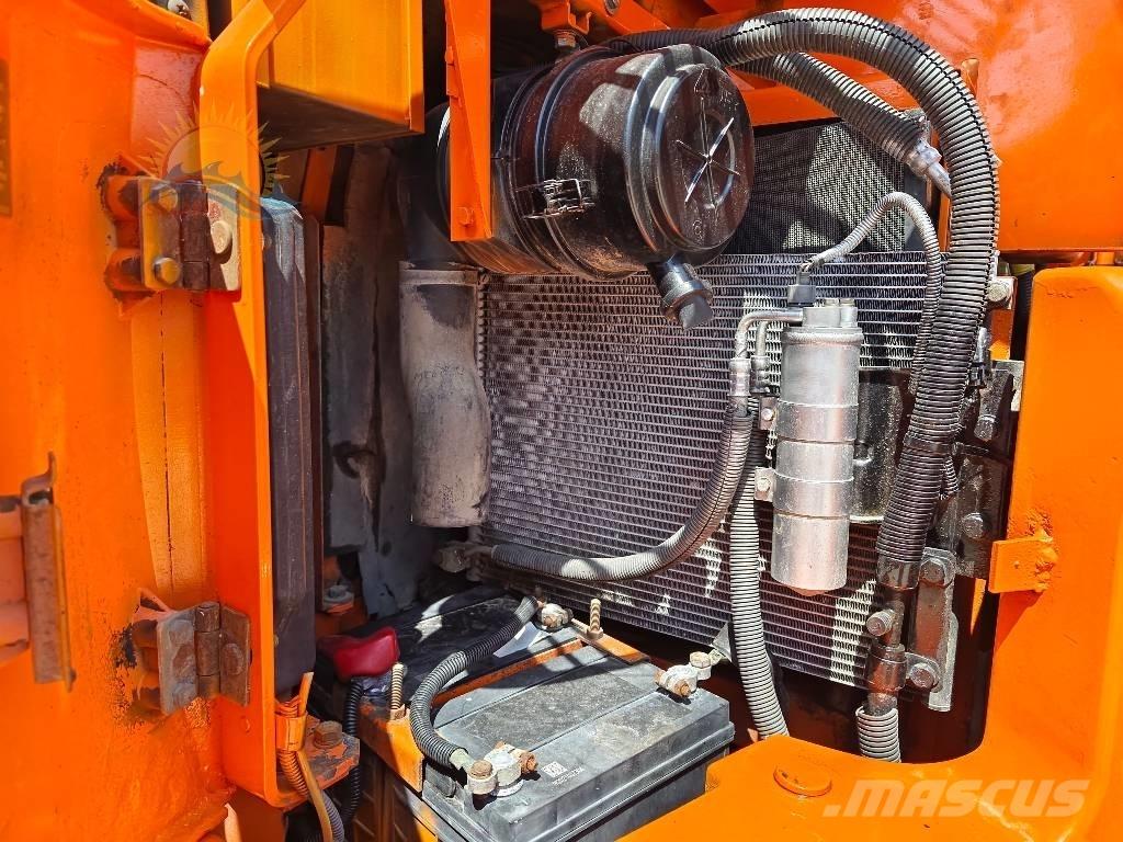 Hitachi ZX 75 Közepes (midi) kotrók 7 t - 12 t