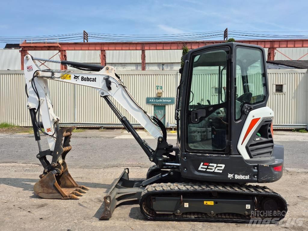 Bobcat E 32i Mini kotrók < 7t