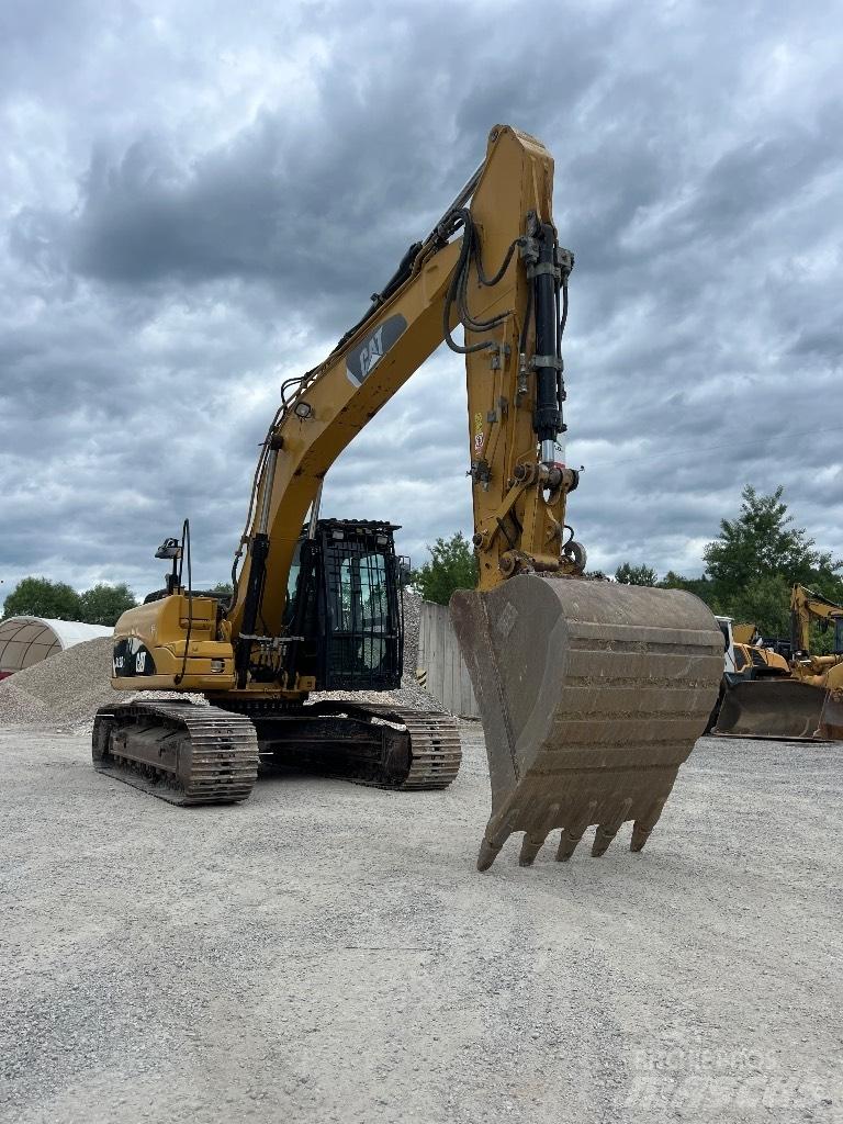 CAT 319 D L Lánctalpas kotrók