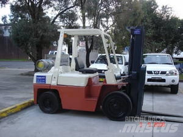 Nissan F03A35U Anyagmozgatás - Egyebek