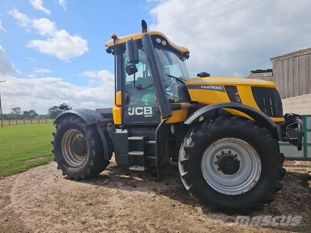 JCB Fastrac 3200 Traktorok