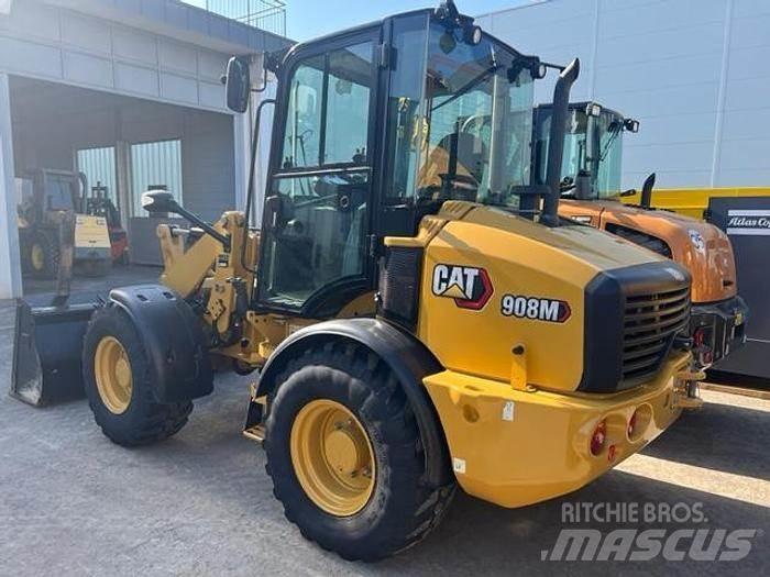 CAT 908M Gumikerekes homlokrakodók