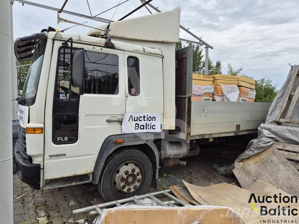 Volvo FL6 Platós / Ponyvás teherautók