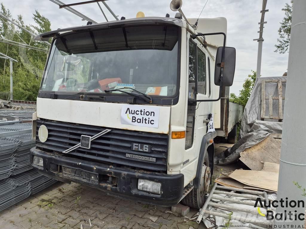 Volvo FL6 Platós / Ponyvás teherautók