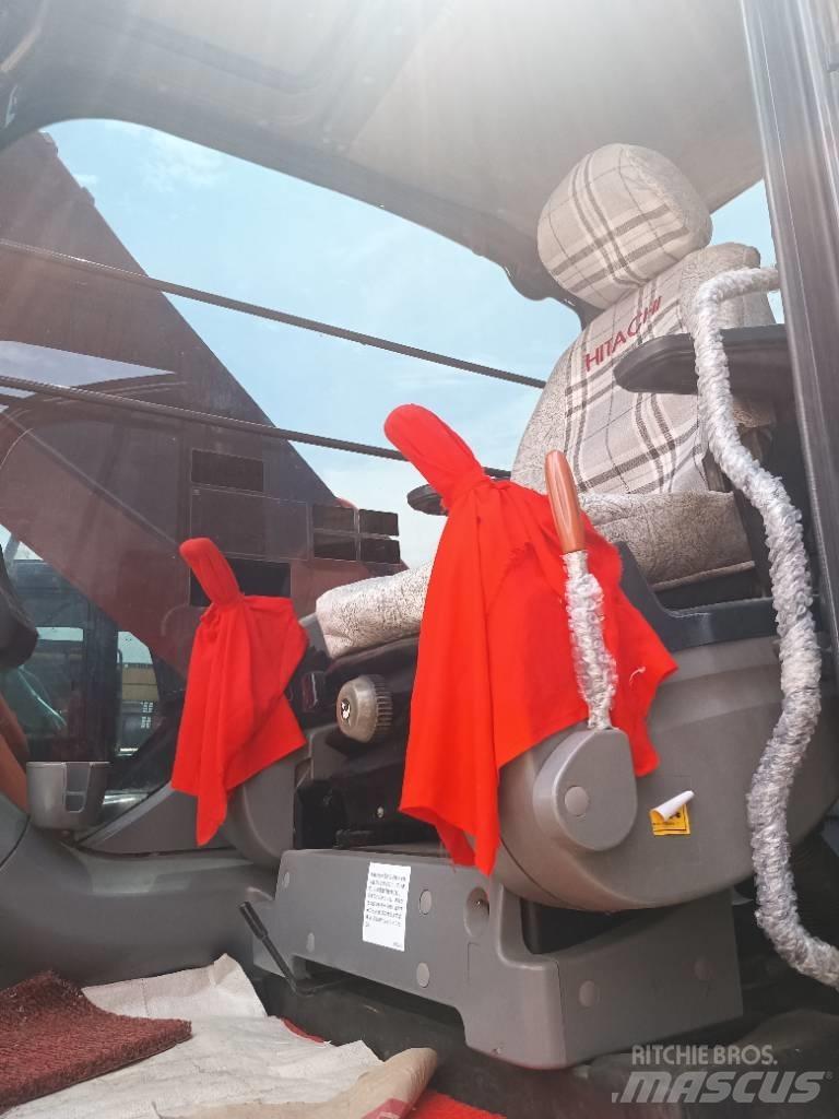 Hitachi ZX 240 Lánctalpas kotrók