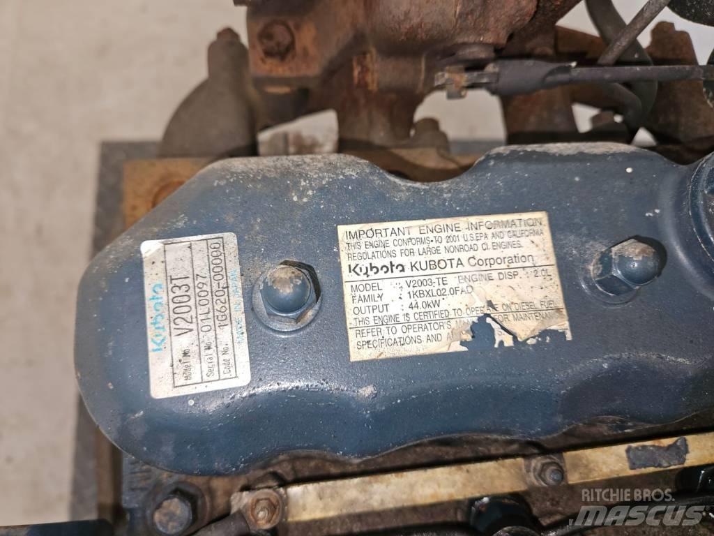 Kubota V 2003 T Motorok