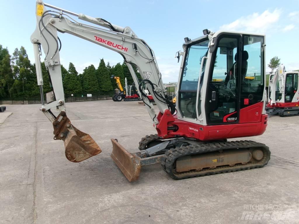 Takeuchi TB235-2 Mini kotrók < 7t