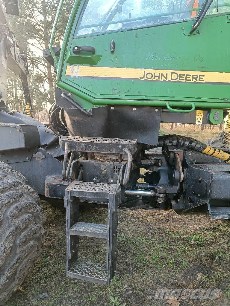 John Deere 1270 D Betakarítók