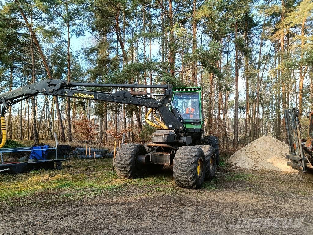 John Deere 1270 D Betakarítók