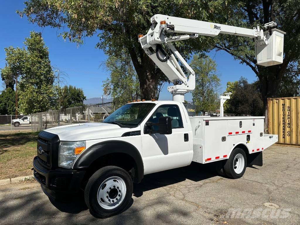 Altec AT 235 Teherautóra szerelt emelők és állványok
