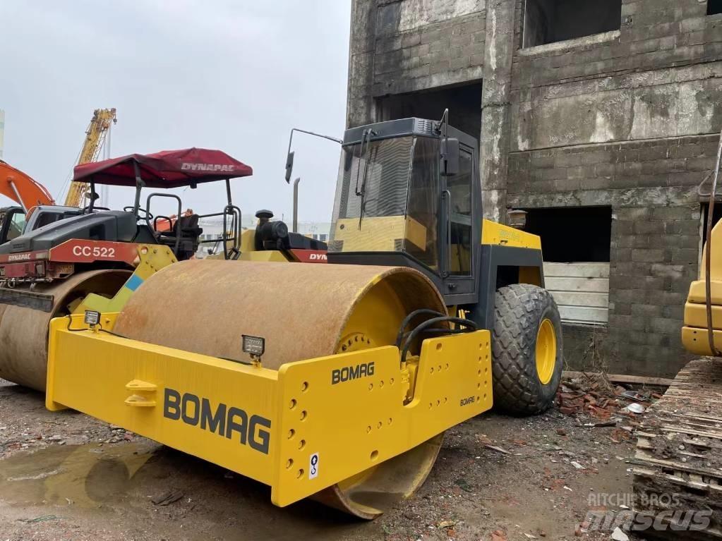 Bomag BW 217 Egydobos hengerek