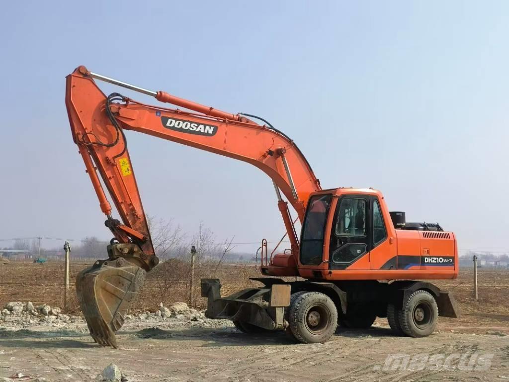Doosan DH210W-7 Gumikerekes kotrók