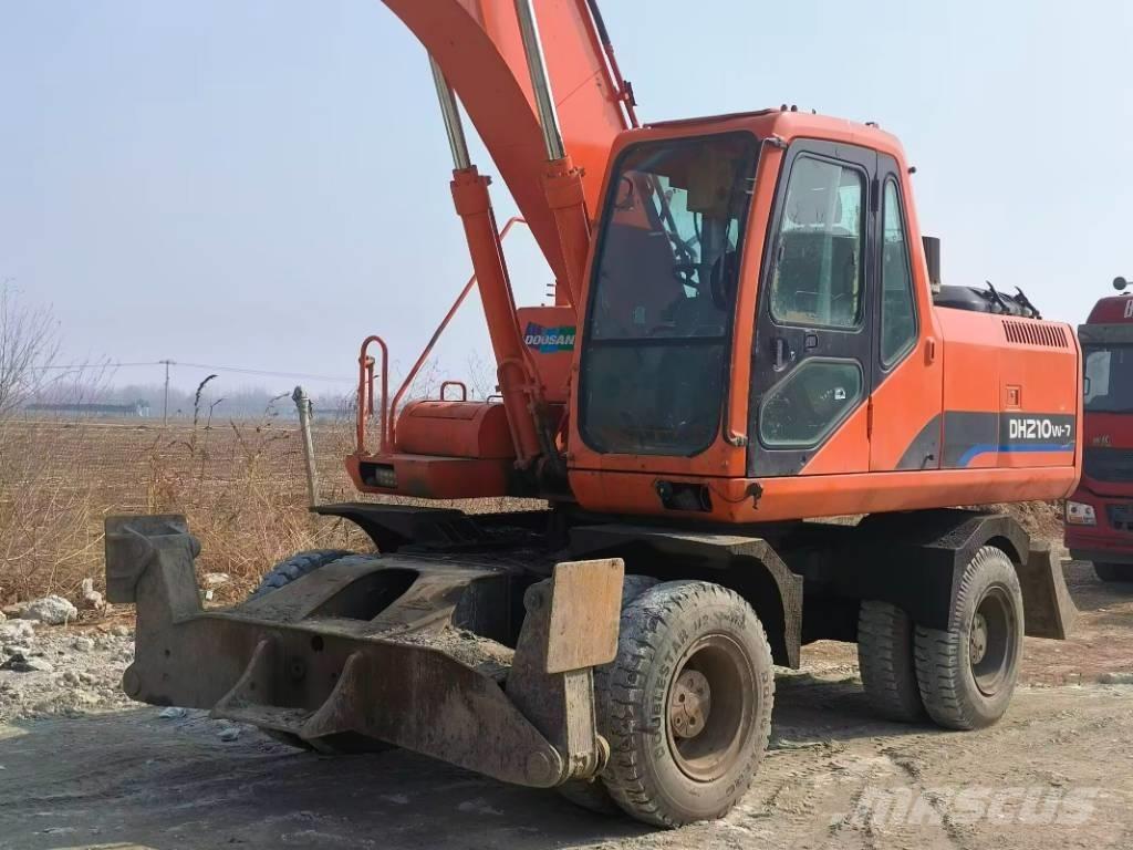 Doosan DH210W-7 Gumikerekes kotrók