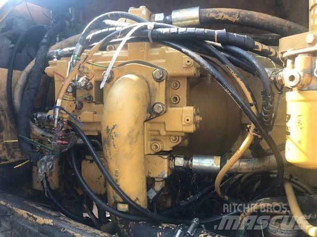 CAT 330 B L Lánctalpas kotrók