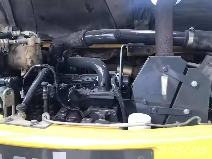Komatsu PC78US Közepes (midi) kotrók 7 t - 12 t