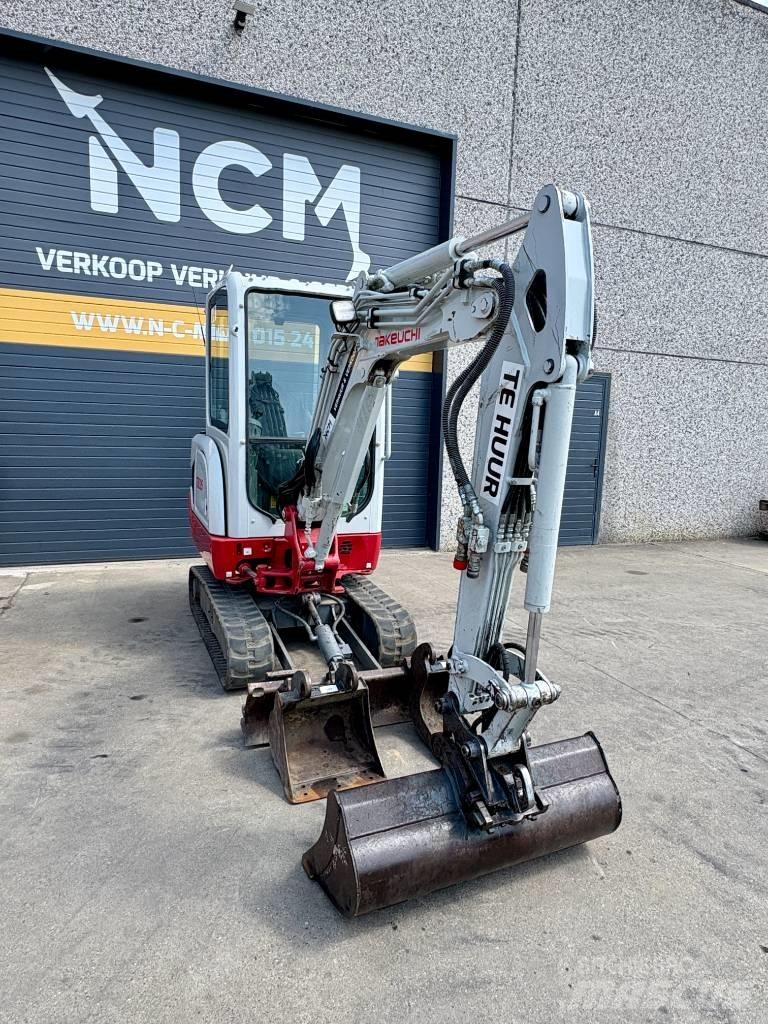 Takeuchi TB 225 Mini kotrók < 7t