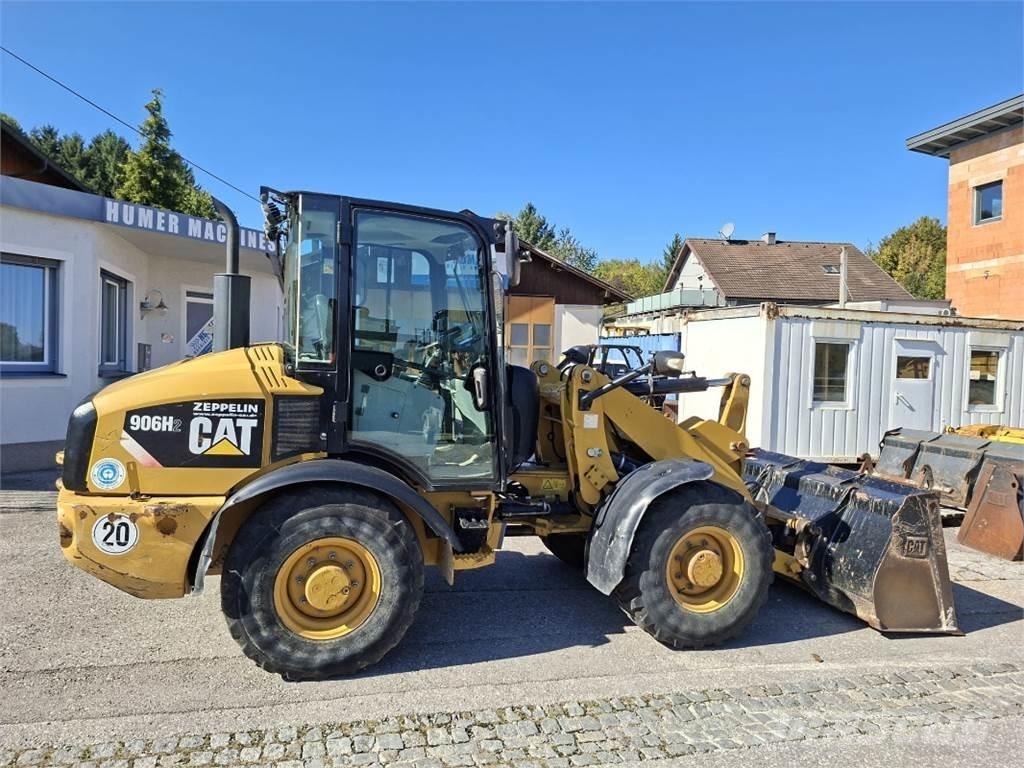 CAT 906H2 Gumikerekes homlokrakodók