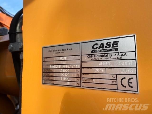 CASE 921F Gumikerekes homlokrakodók