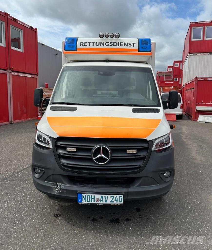 Mercedes-Benz 1000 Mentőautók