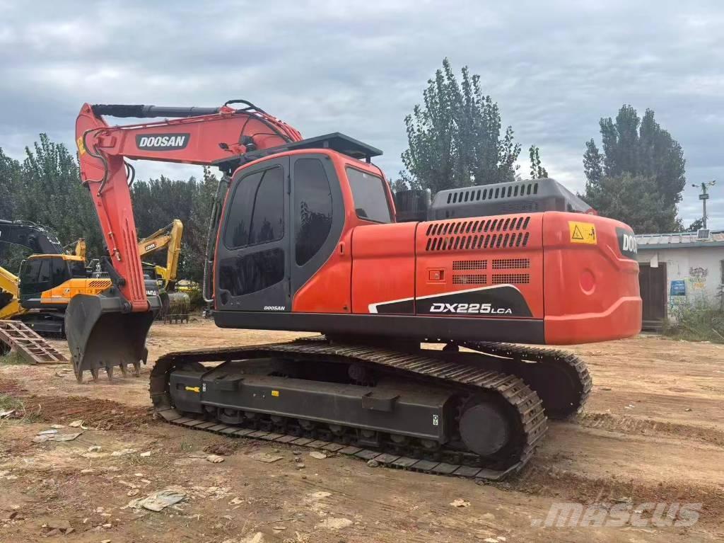 Doosan DX 225 Lánctalpas kotrók