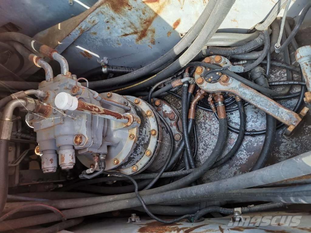 Hitachi ZX 210 W Gumikerekes kotrók