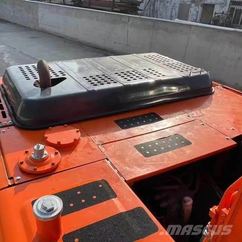 Hitachi ZX 200 Lánctalpas kotrók