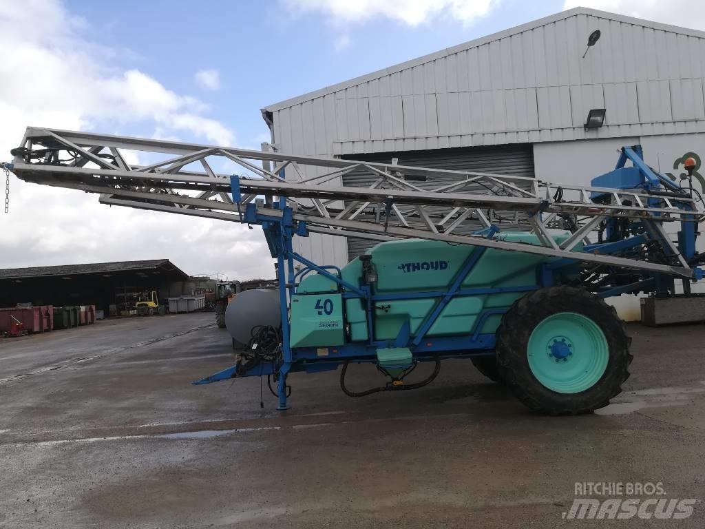 Berthoud MAXXOR 40 Vontatott trágyaszórók
