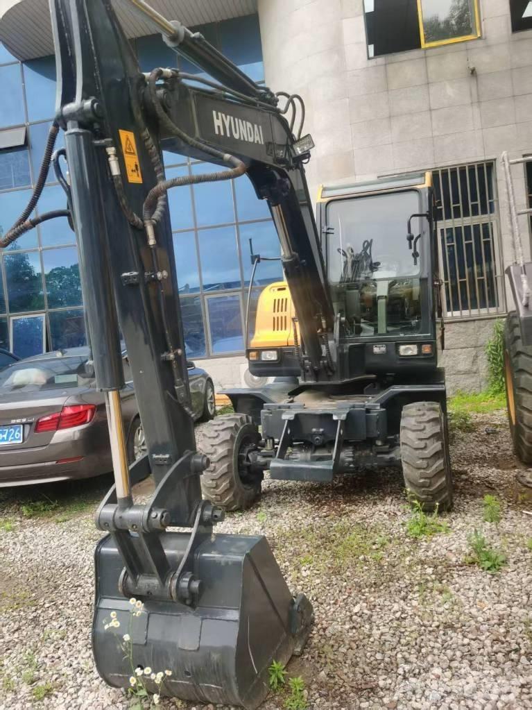 Hyundai R 60 W Gumikerekes kotrók