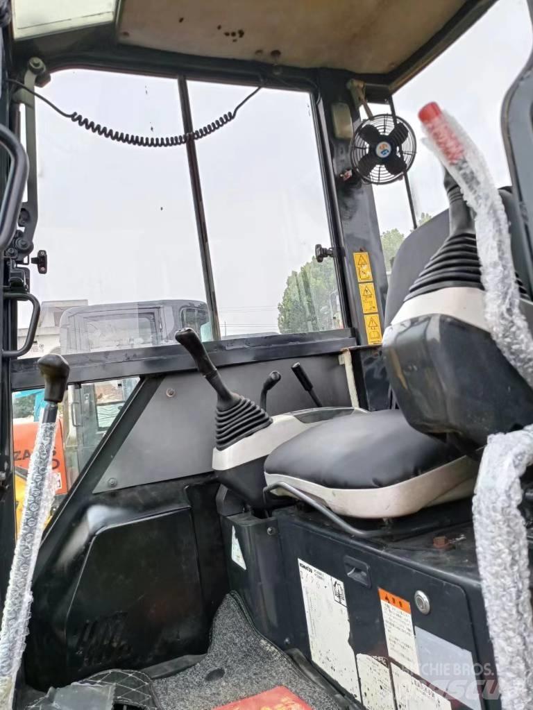 Komatsu PC 30 Mini kotrók < 7t
