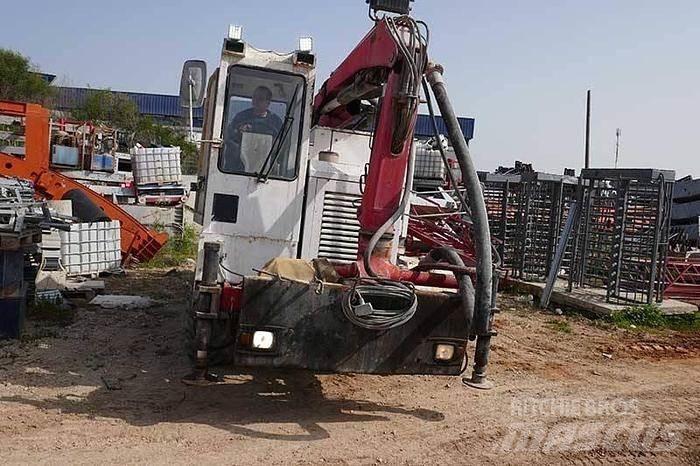 Titan IS26 Betontörő gépek