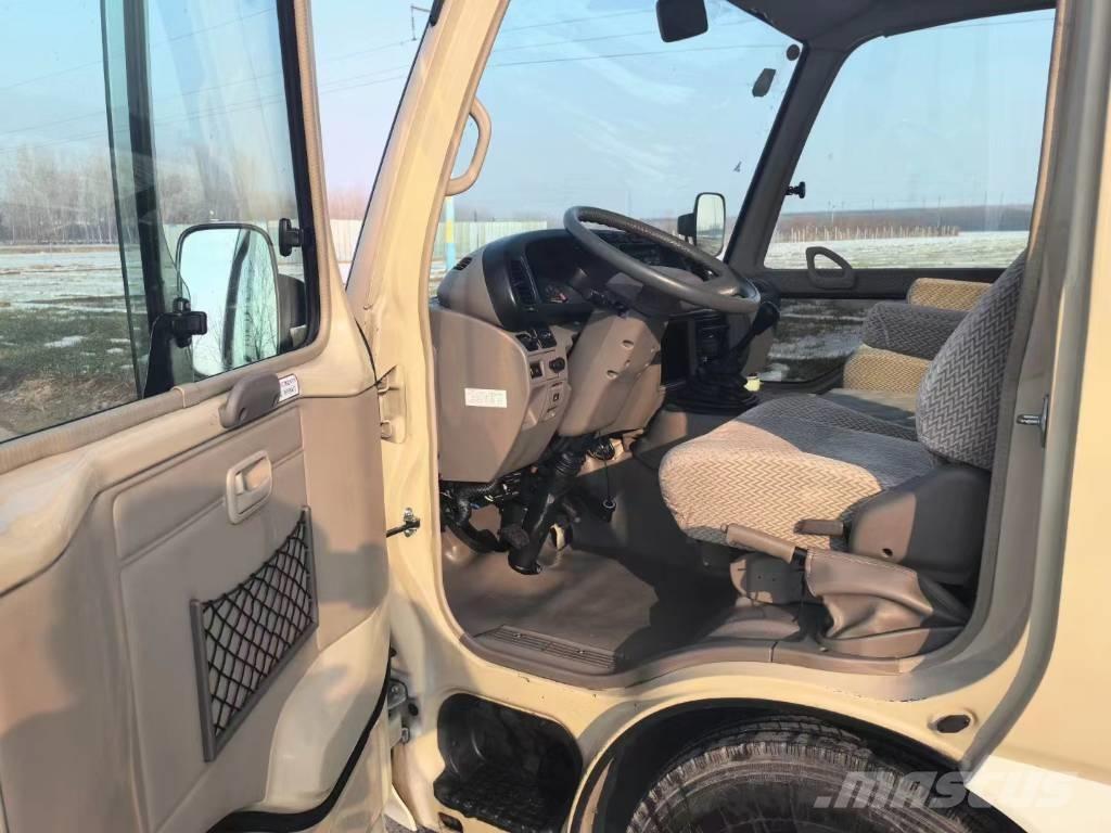 Toyota Coaster Bus Mini buszok