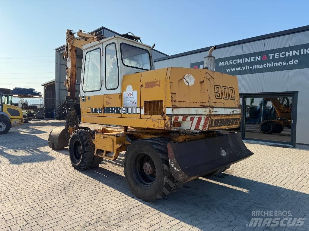 Liebherr A 900 C Gumikerekes kotrók