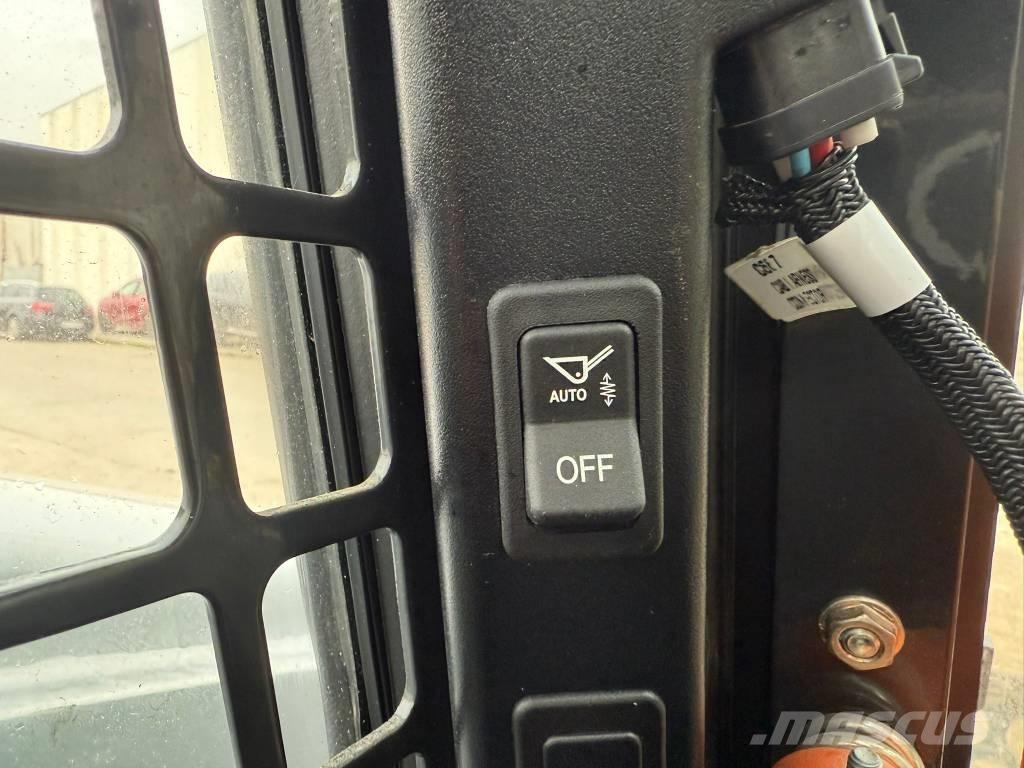 Bobcat S 590 Kompaktrakodók