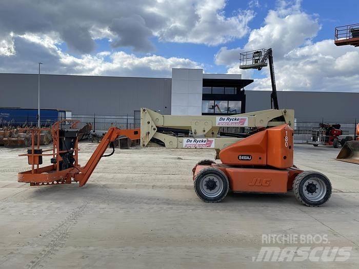 JLG E450AJ Karos emelők