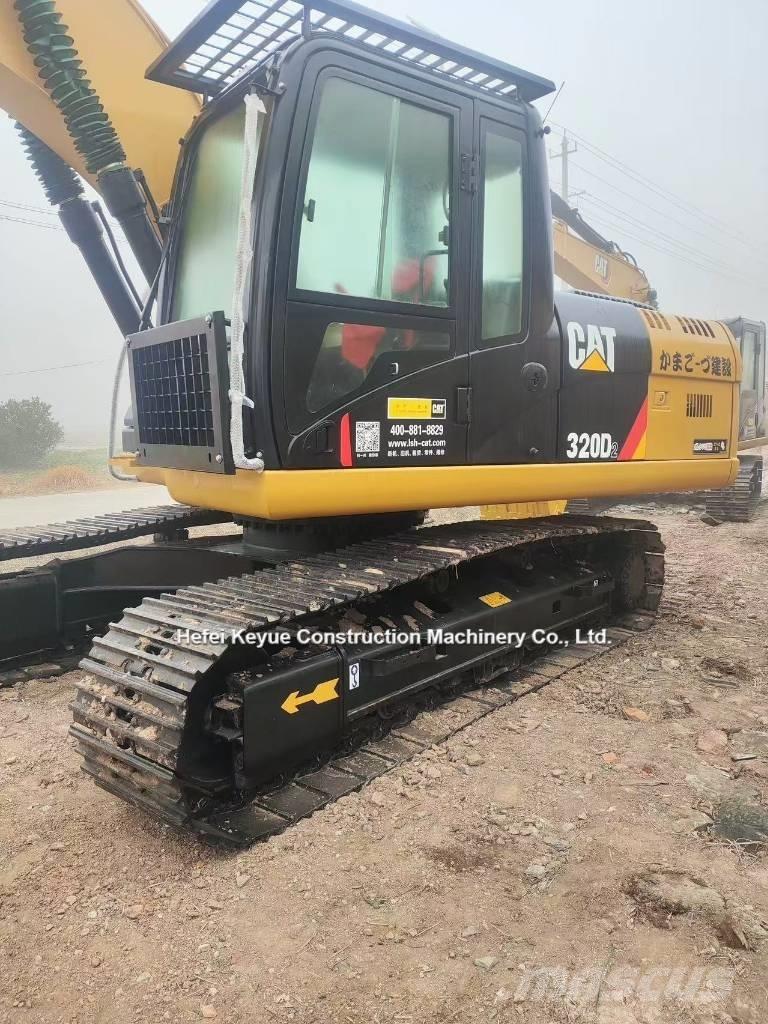 CAT 323 Lánctalpas kotrók