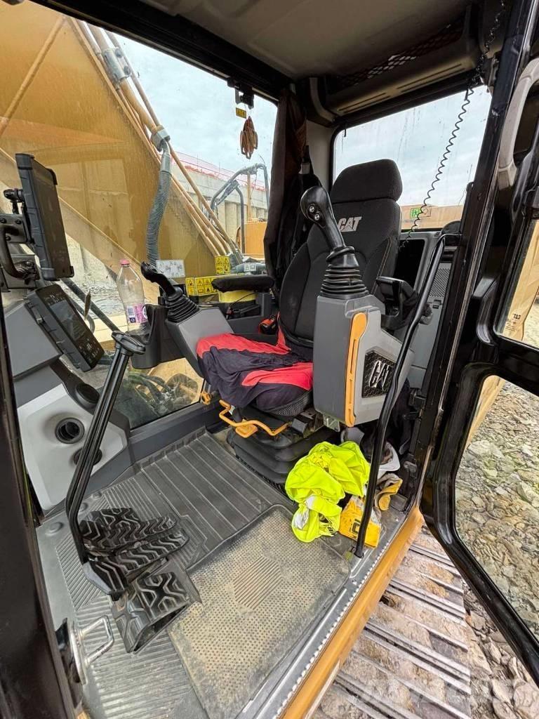 CAT 320 Lánctalpas kotrók