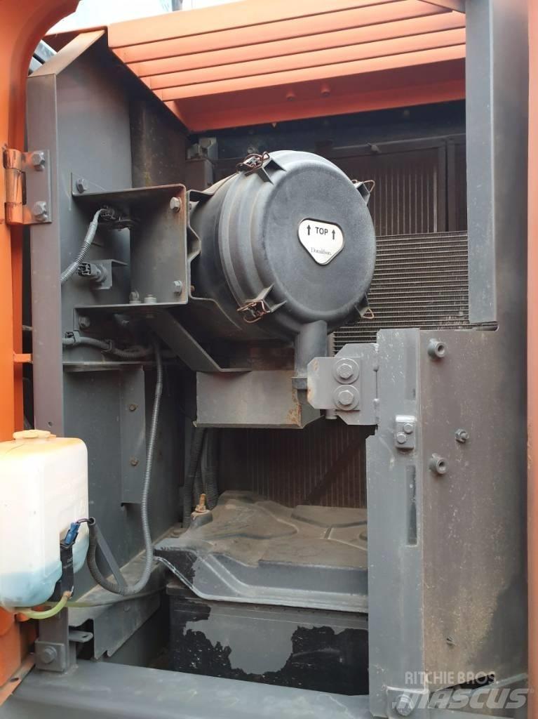 Hitachi ZX225USLC-3 Lánctalpas kotrók