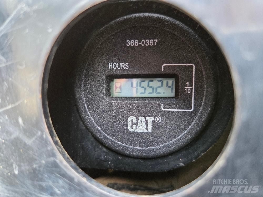 CAT 305E Mini kotrók < 7t