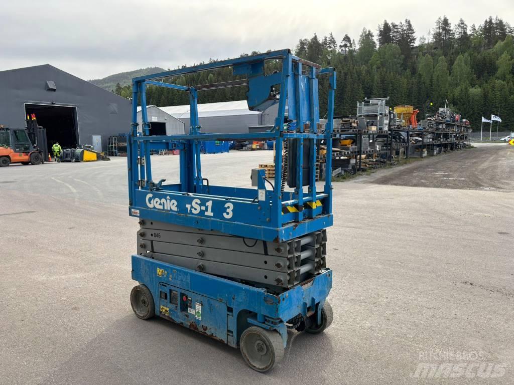 !SOLD! Genie GS 1932 Ollós emelők