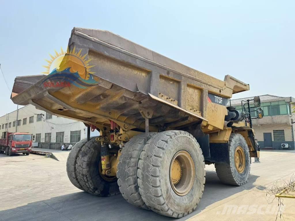 CAT 773 F Csuklósdömperek