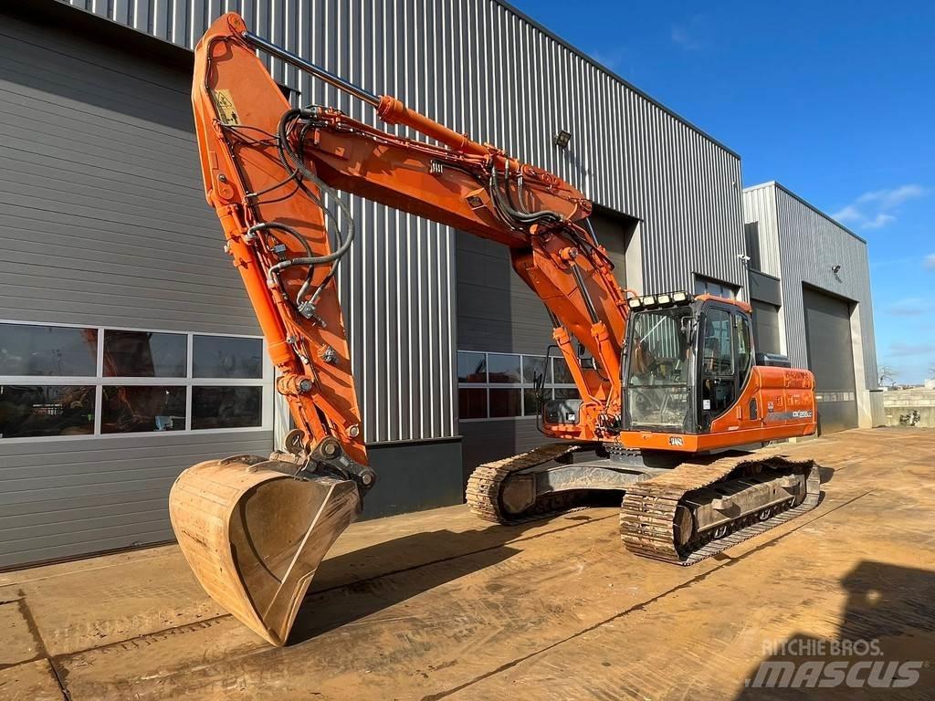 Doosan DX255LC-3 Lánctalpas kotrók