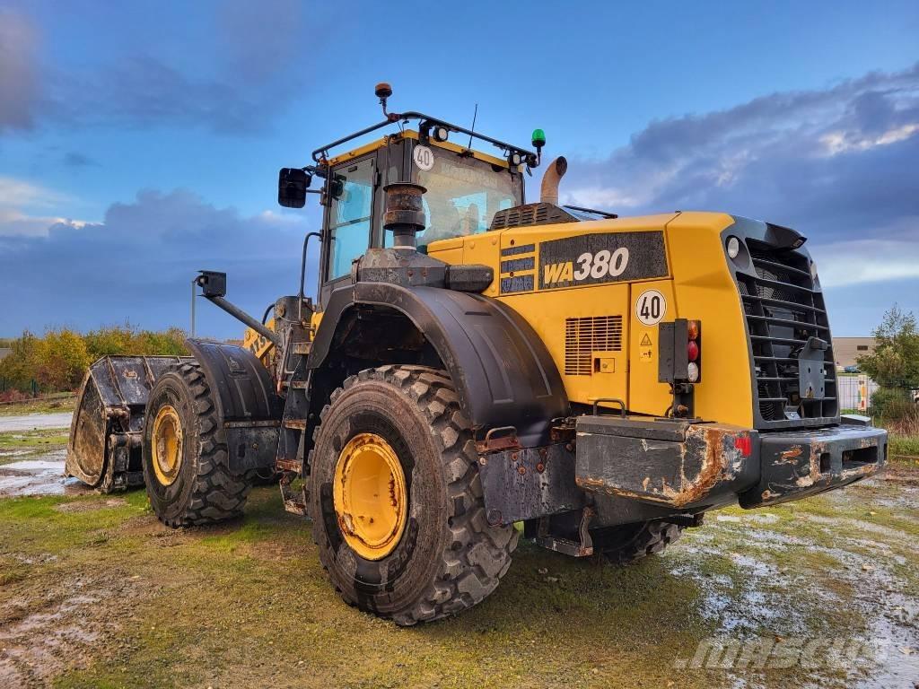 Komatsu WA380-8 Gumikerekes homlokrakodók