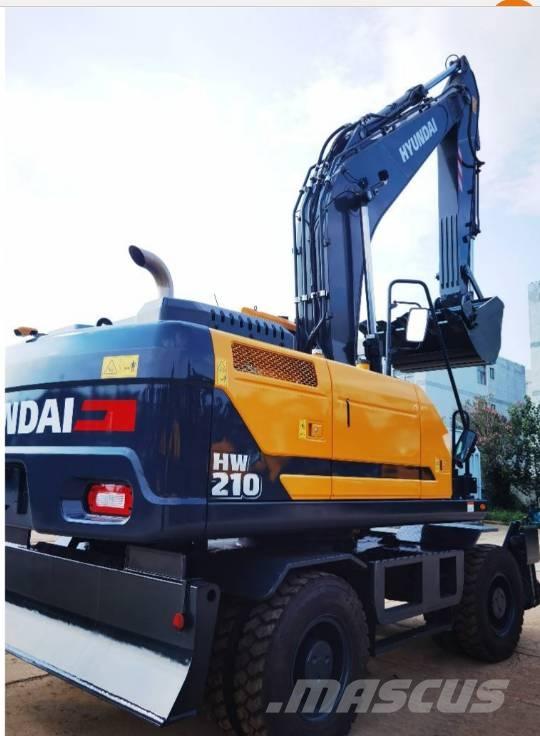 Hyundai 210W-9 Gumikerekes kotrók