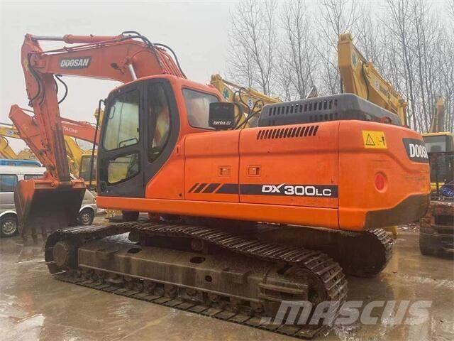 Doosan DX300 Lánctalpas kotrók