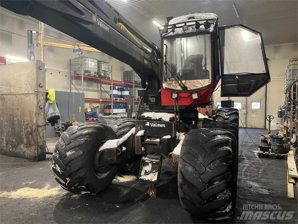 Valmet 911.3 Betakarítók