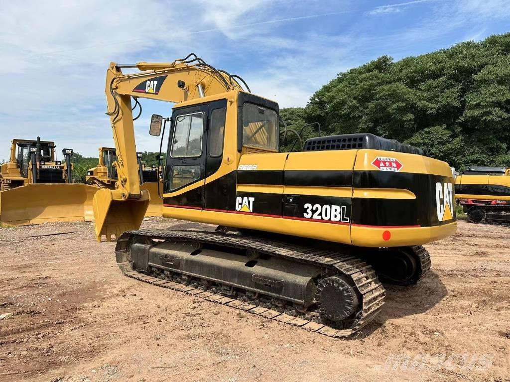CAT 320 B L Lánctalpas kotrók