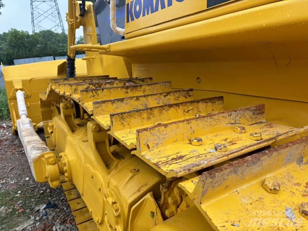 Komatsu D 85 E-12 lánctalpas dózerek