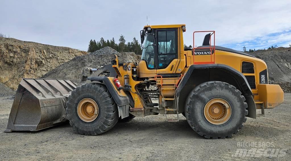 Volvo L 260 H Gumikerekes homlokrakodók