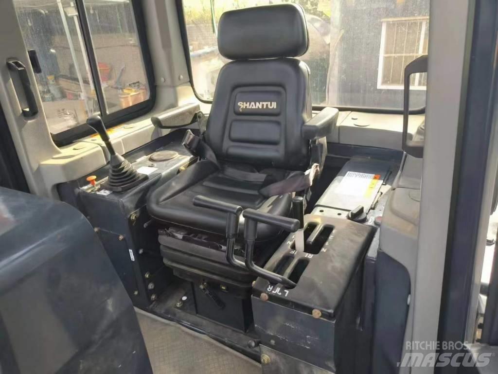 Shantui SD 16 lánctalpas dózerek
